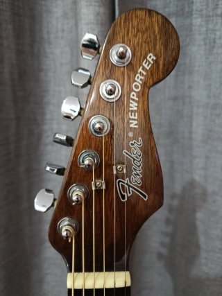 Guitarra Acústica Fender Newport 80s