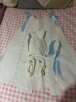 VESTIDO BEBÉ CEREMONIA CON CAPOTA Y PATUCOS 6M