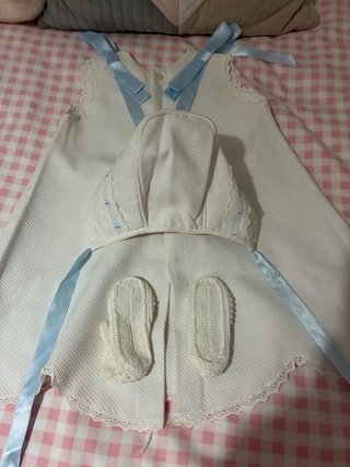 VESTIDO BEBÉ CEREMONIA CON CAPOTA Y PATUCOS 6M