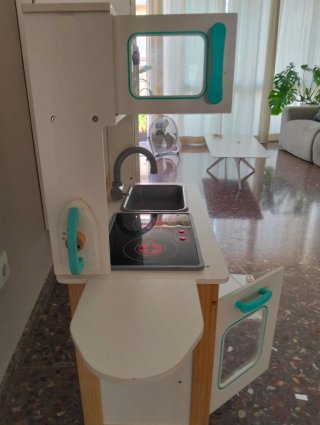 Cocinita de madera para niños