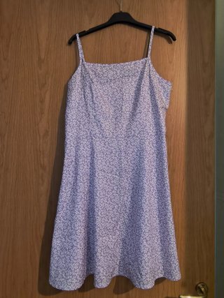 Vestito viola a fiori
