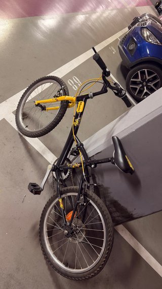 Bicicleta boomerang 24 Cobra y bicicleta B’twin 20