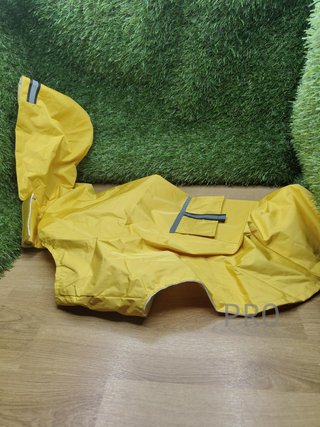Abbigliamento per cani da pioggia