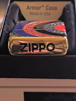 Zippo diseño arabesco esmalte rojo y azul Amor cas