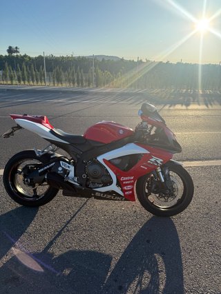Suzuki GSXR 600 K7 A2