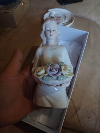 Bomboniera in ceramica con rose