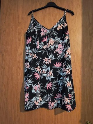 Vestito floreale nero
