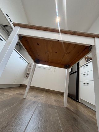 Mesa de comedor Ikea madera y blanca