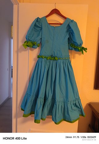 Traje de flamenca azul y verde