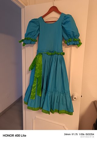 Traje de flamenca azul y verde