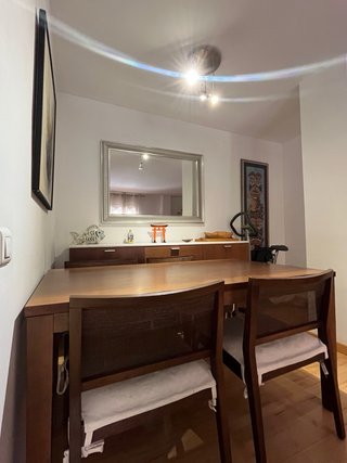 Conjunto Mesa de comedor de madera con 4 sillas