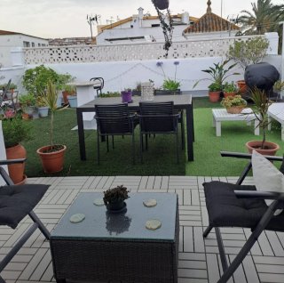 Césped artificial, 38m2 aprox.