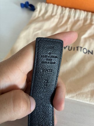Cintura Louis Vuitton Nera con Fibbia Oro