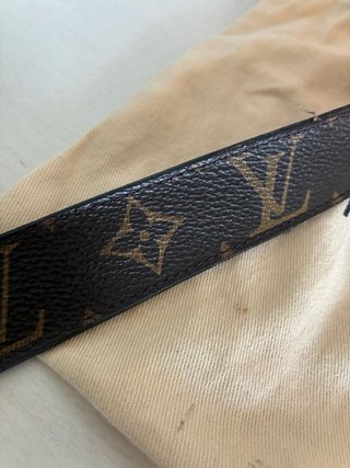 Cintura Louis Vuitton Nera con Fibbia Oro