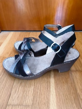 Sandalias con tacón/cuña