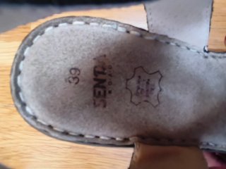 Sandalias con tacón/cuña