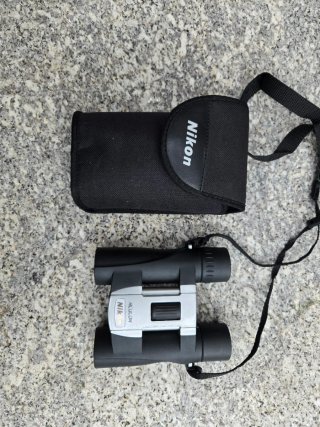 Prismáticos Nikon Aculon Compactos A30 10x25