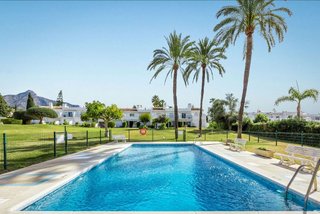 Piso en venta en Los Naranjos - Las Brisas en Marbella