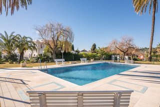 Piso en venta en Los Naranjos - Las Brisas en Marbella