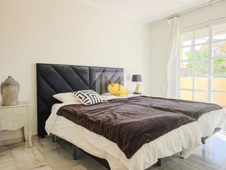 Casa adosada en alquiler en Paraíso - Atalaya- Benamara en Estepona