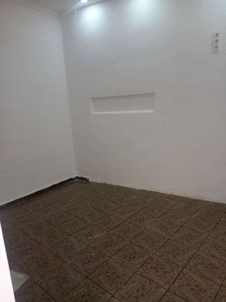 Local comercial en alquiler en Nou Moles en Valencia