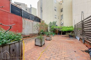 Edificio en alquiler en El Carmel en Barcelona