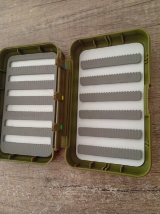 Caja para moscas y ninfas