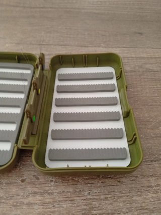 Caja para moscas y ninfas