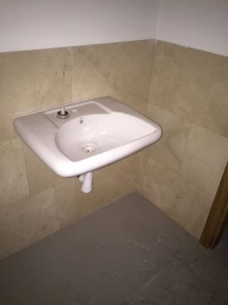 Local comercial en venta en La Sagrada Família en Barcelona