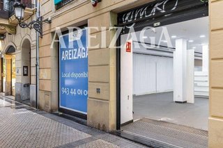 Local comercial en alquiler en Centro en San Sebastián-Donostia
