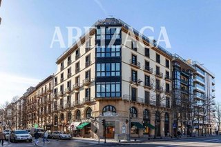 Local comercial en alquiler en Centro en San Sebastián-Donostia