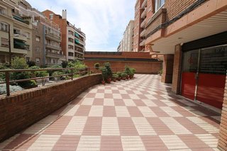 Local comercial en alquiler en El Putxet i el Farró en Barcelona