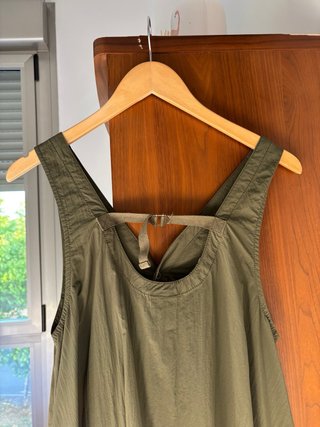 Vestido verde tejido técnico