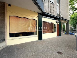 Local comercial en alquiler en Media Legua en Madrid