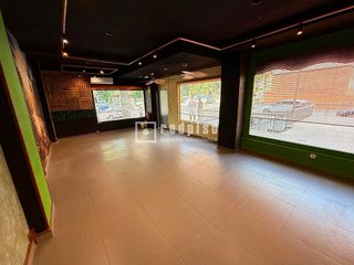 Local comercial en alquiler en Media Legua en Madrid
