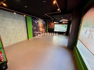 Local comercial en alquiler en Media Legua en Madrid