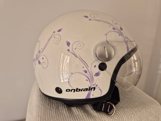 Casco Onbrain Jet Blanco y Violeta.