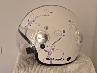 Casco Onbrain Jet Blanco y Violeta.