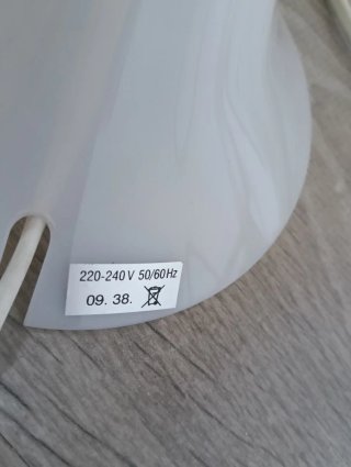 2 Lámparas de mesa moderna. 29cm