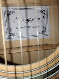 Guitarra Acústica Martin Smith con Soporte