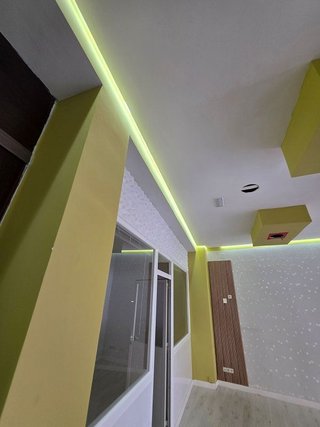 Local comercial en venta en Valdeacederas en Madrid