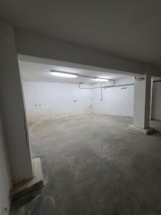 Local comercial en venta en Valdeacederas en Madrid
