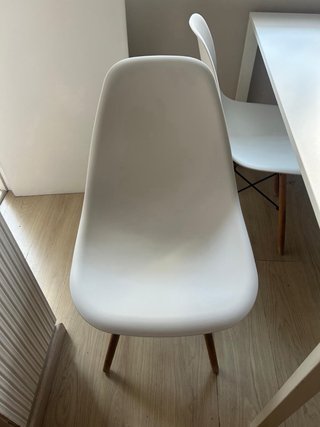 Mesa y 4 Sillas Blancas Estilo Nórdico