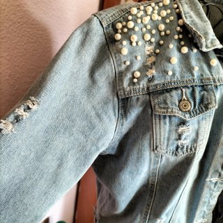 Chaqueta vaquera con perlas