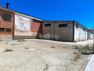 Nave industrial en venta en Centro en Teruel