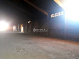 Nave industrial en venta en Centro en Teruel