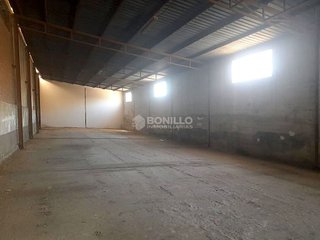 Nave industrial en venta en Centro en Teruel