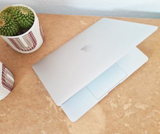 APPLE MacBook Air 13 2019 8GB RAM Batería 80%