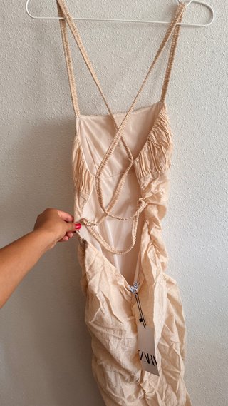 Vestido Zara Beige Midi