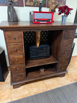 Mueble rústico de madera